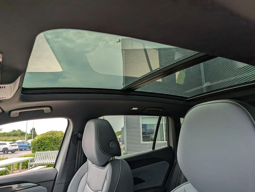 New 2026 Beige/tan Volkswagen 2.0T SE R-Line Black image 13