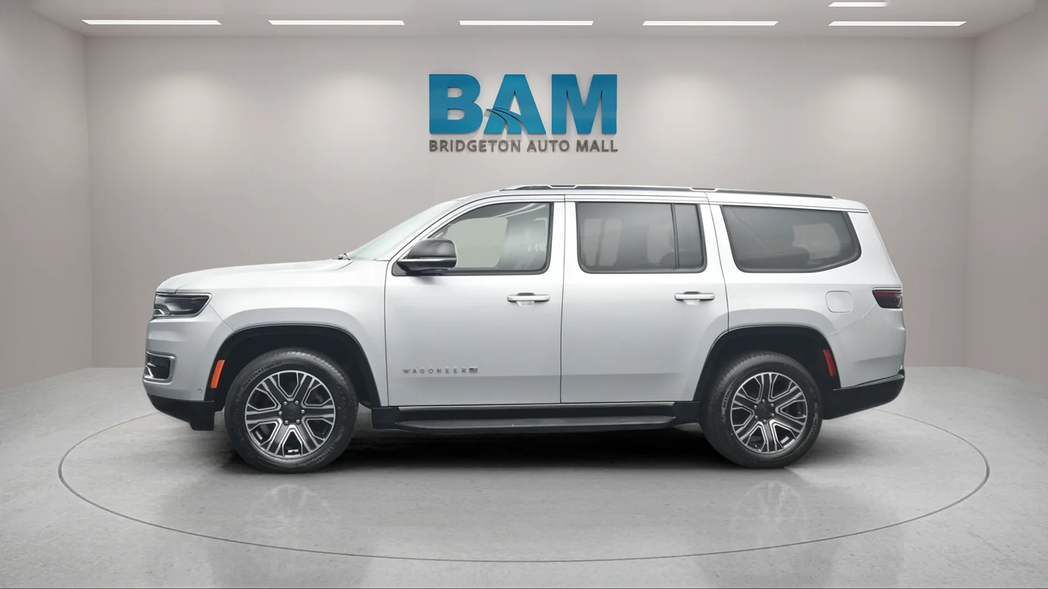 Used 2024 Silver Jeep Series II image 4