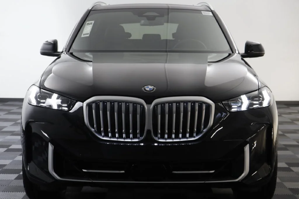 New 2026 BLACK SAPPHIRE BMW xDrive40i image 22