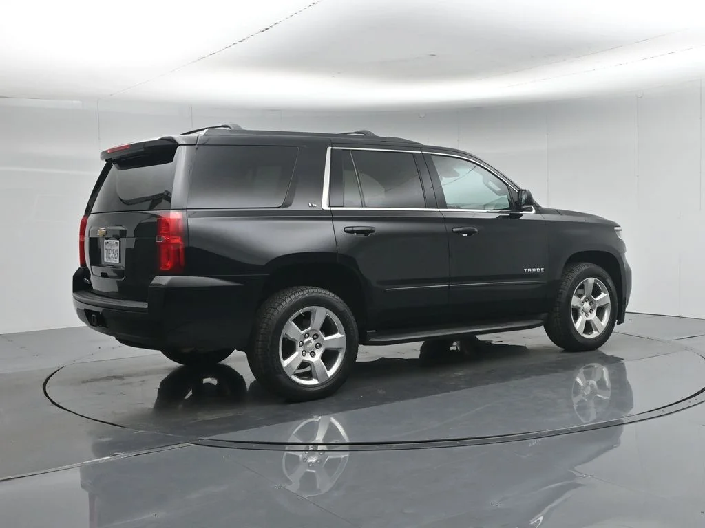 Used 2016 Black Chevrolet LS image 28