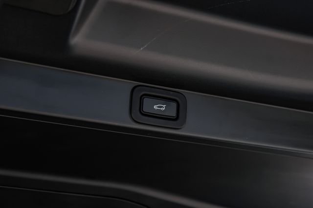 Used 2022 Fuji White Land Rover SE image 70