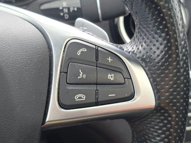 Used 2018 White Mercedes-Benz GLA 250 image 17