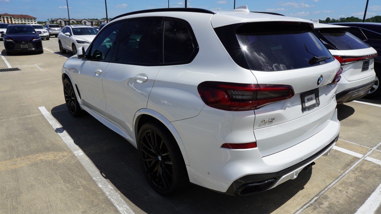 Used 2022 White BMW sDrive40i image 8