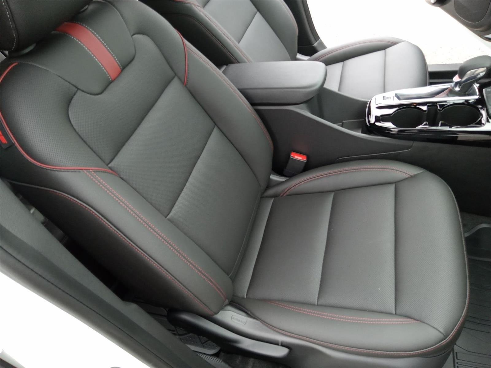 2026 Chevrolet Trax RS - Photo 12