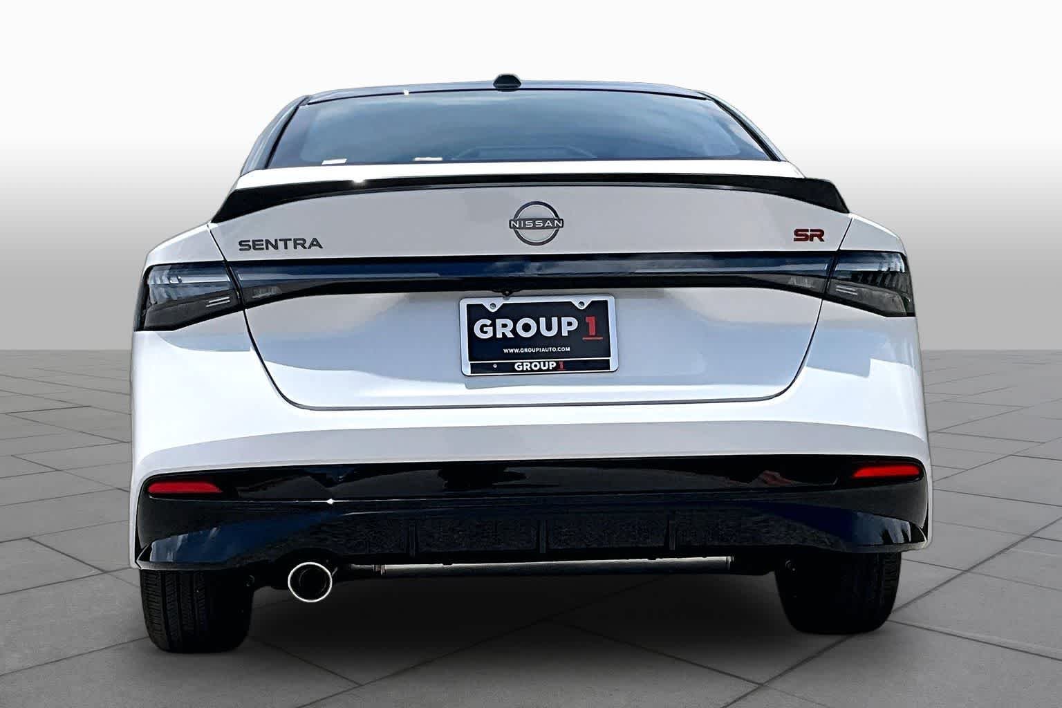 New 2026 Aspen White Tricoat/Super Black Nissan SR image 4