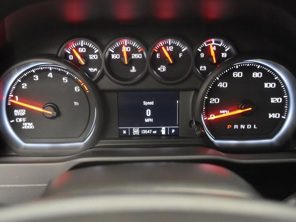 Used 2022 Red Chevrolet Custom image 10