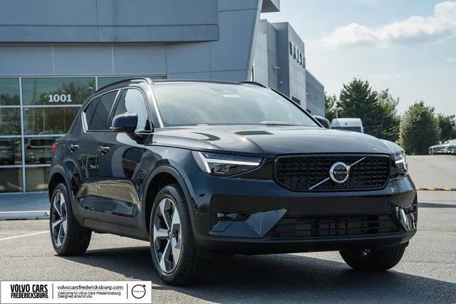 2026 Volvo XC40 B5 Plus Dark AWD's photo