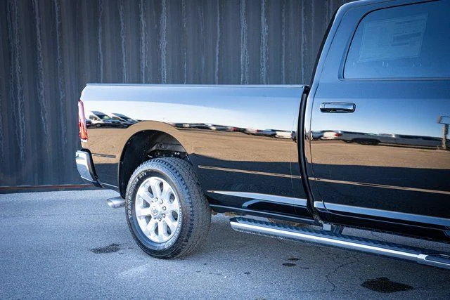 2026 RAM 3500 Laramie - Photo 6