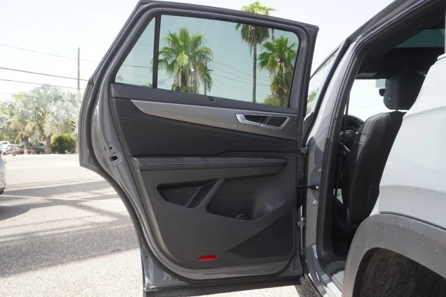 New 2026 Pure Gray Volkswagen 2.0T SE w/Technology image 22