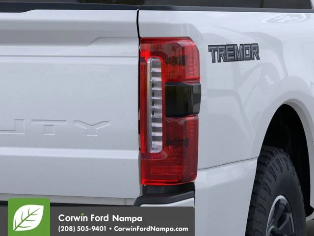 New 2026 Star White Metallic Tri-Coat Ford Lariat image 21