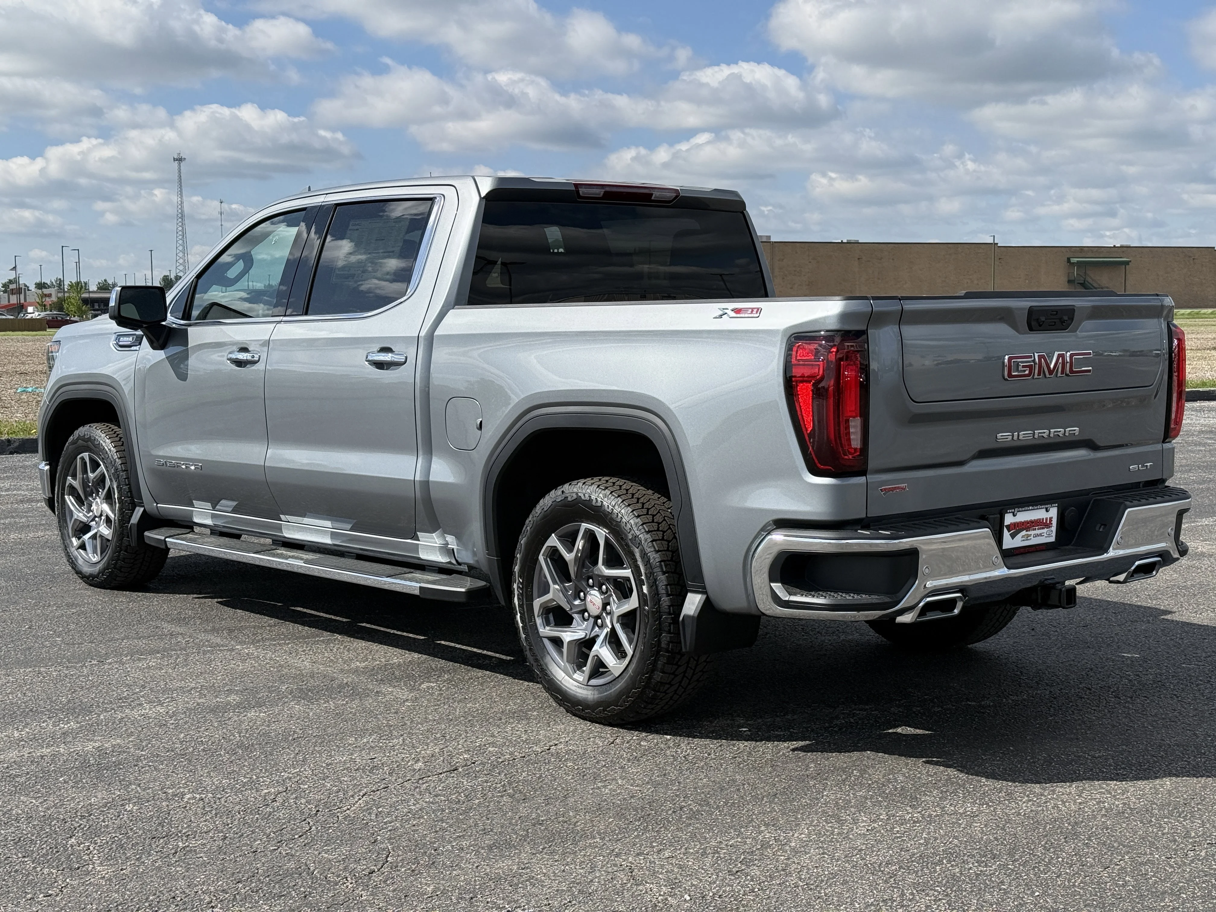 2026 GMC Sierra 1500 SLT - Photo 7