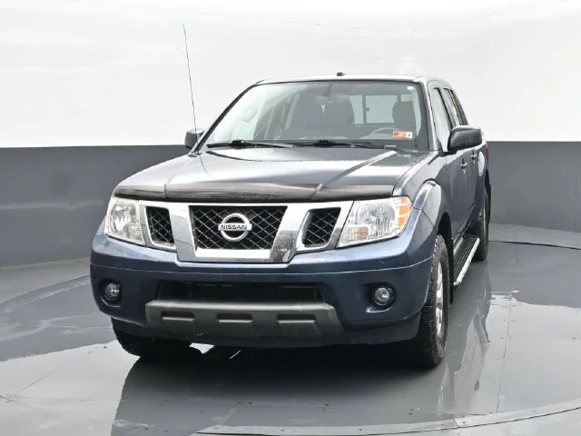 Used 2017 Arctic Blue Metallic Nissan SV image 21