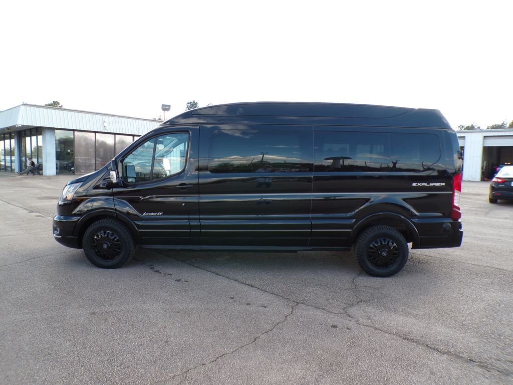 New 2026 Agate Black Metallic Ford Cargo Van image 4