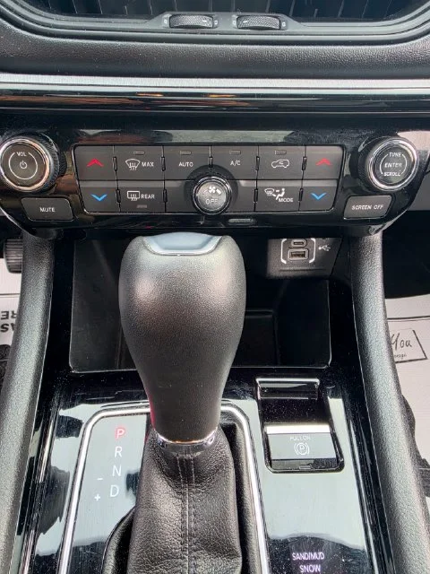 Used 2024 White Jeep Limited image 20