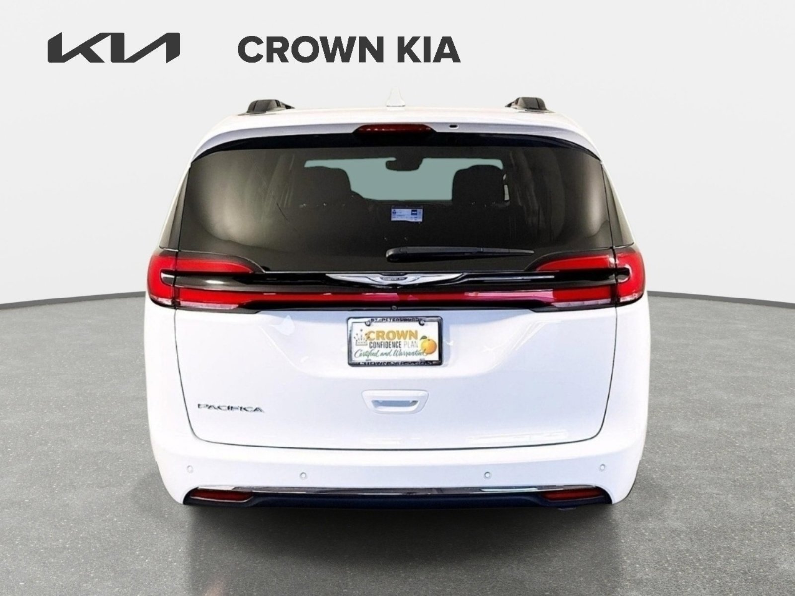 Used 2021 Bright White Clearcoat Chrysler Touring image 6