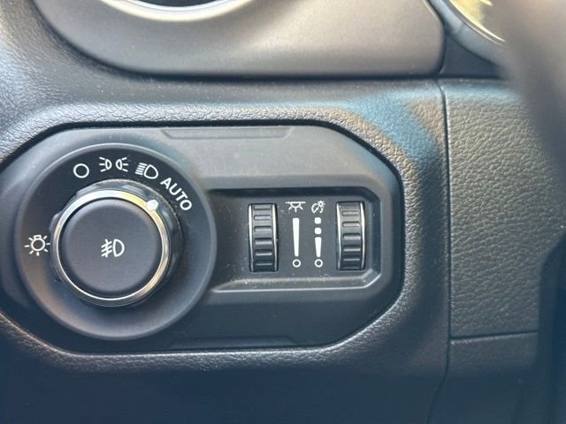 Used 2021 Gray Jeep Unlimited Sport S image 17