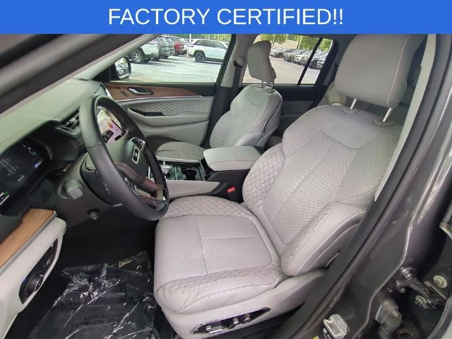 Used 2022 Gray Jeep Summit 4xe image 16