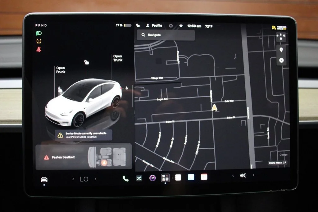 Used 2022 Pearl White Multi-Coat Tesla Performance image 21