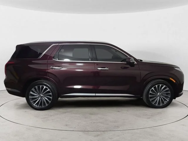 Used 2025 Red Hyundai Calligraphy image 6