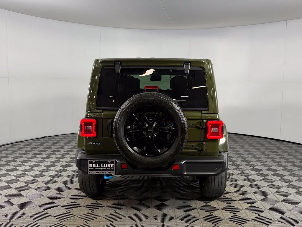 Used 2022 Green Jeep Unlimited Sahara 4xe image 7
