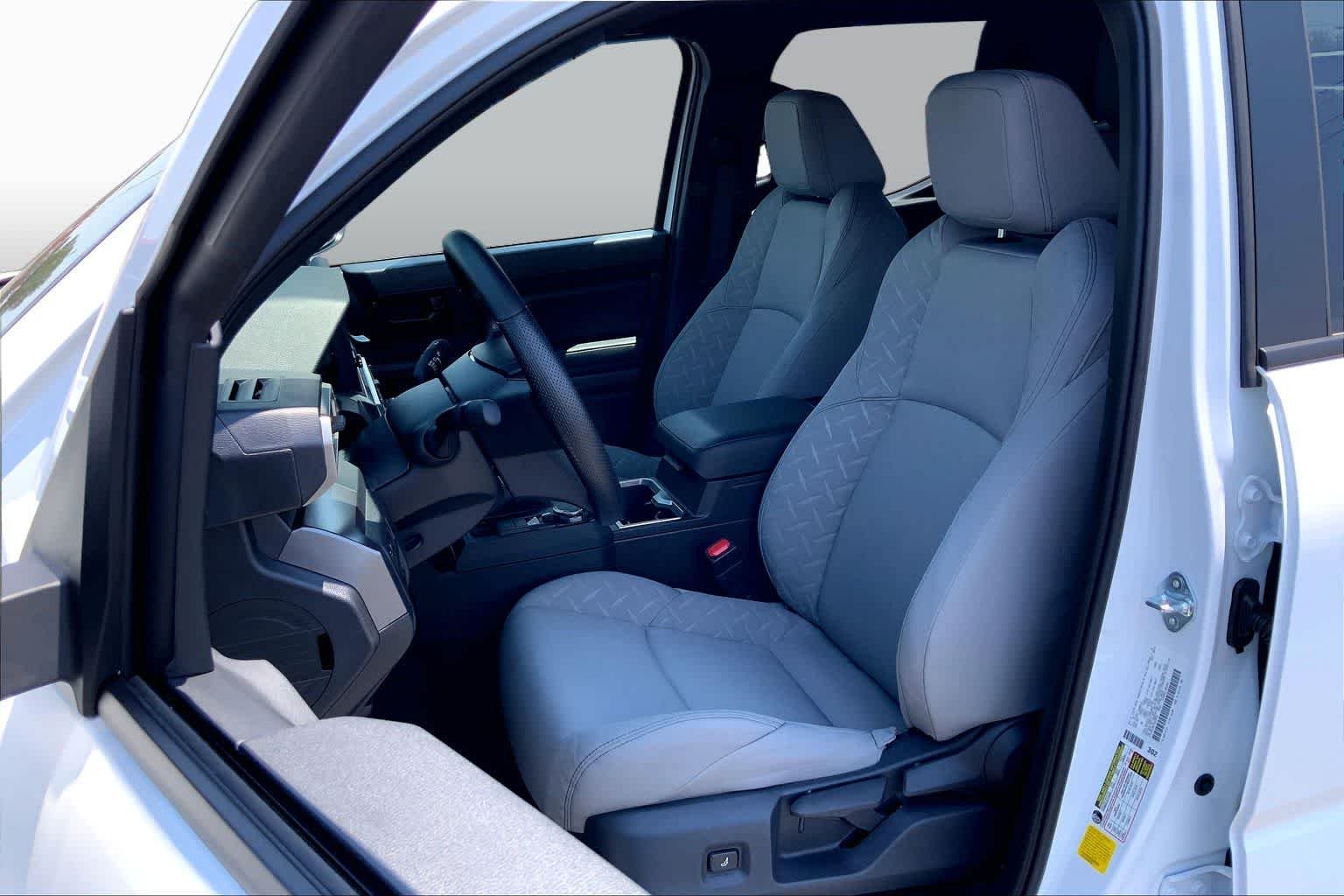 2026 Toyota Tacoma SR5 - Photo 9