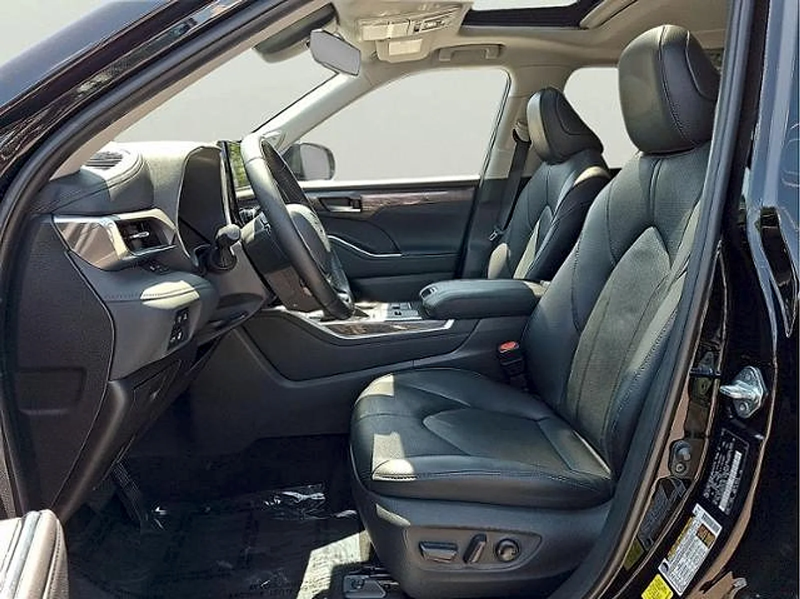 Used 2023 Midnight Black Metallic Toyota Hybrid Limited image 15