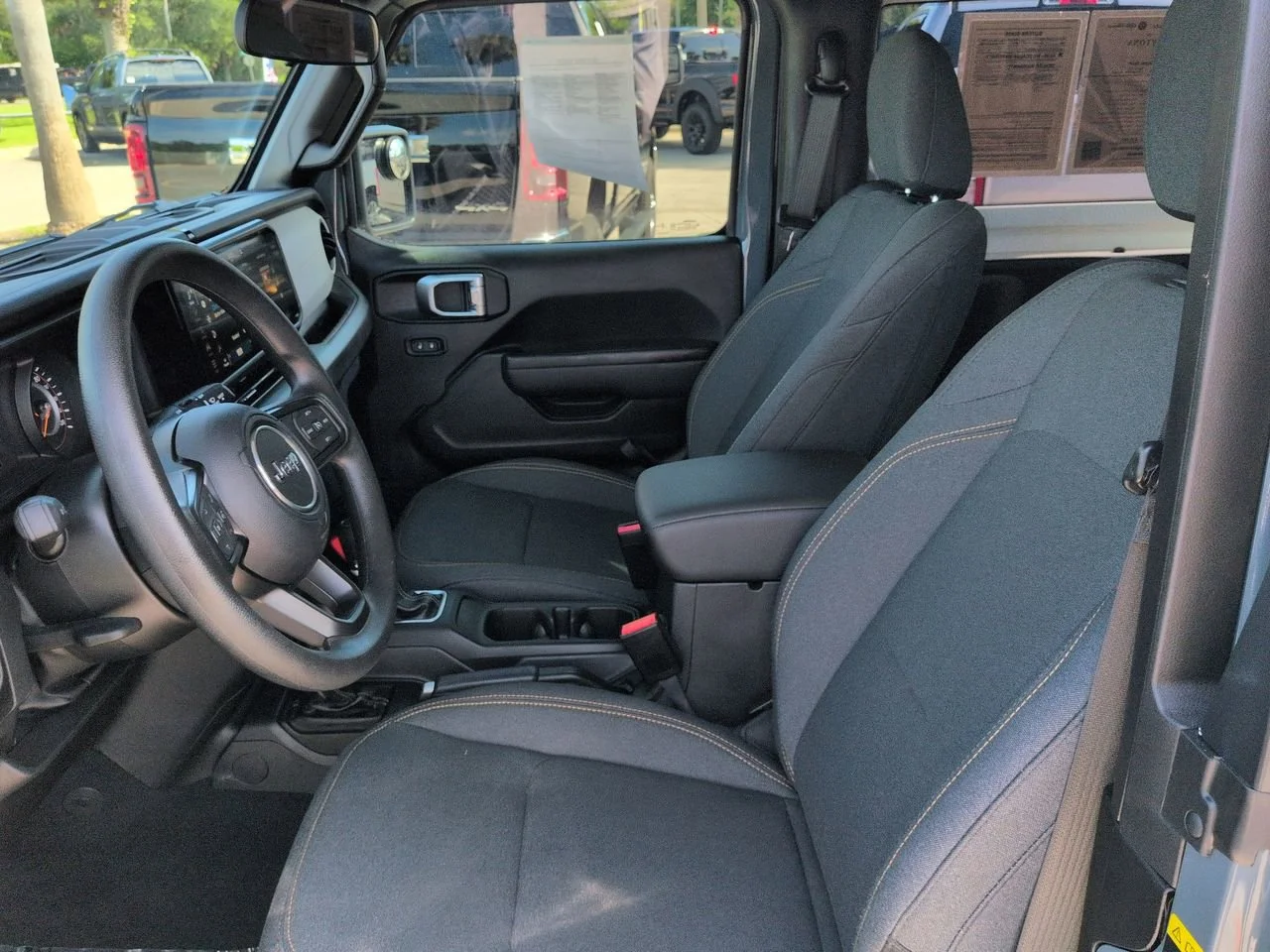 Certified Used 2025 Anvil Clear Coat Jeep Sport image 14