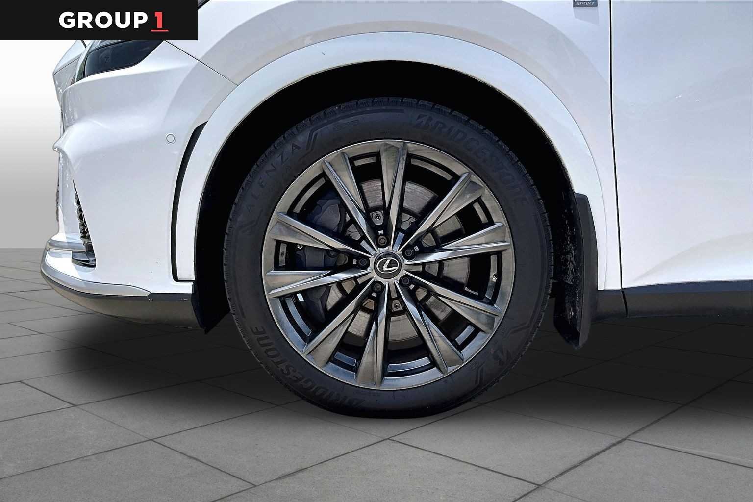 Used 2024 Ultra White Lexus F SPORT Handling image 9