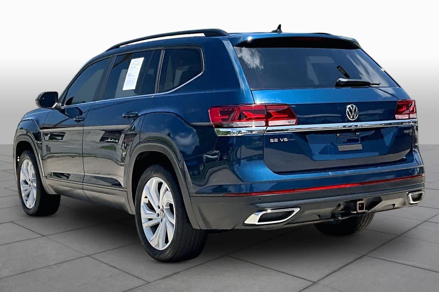 Used 2021 Tourmaline Blue Metallic Volkswagen 3.6L V6 SE w/Technology image 12
