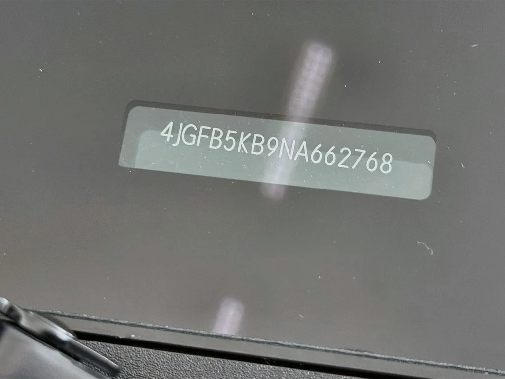 Used 2022 Black Mercedes-Benz GLE 450 image 35