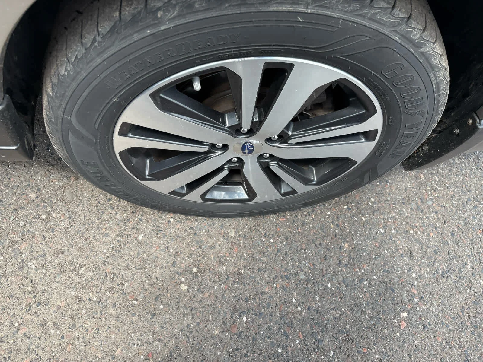 Used 2018 Tungsten Metallic Subaru Limited image 4