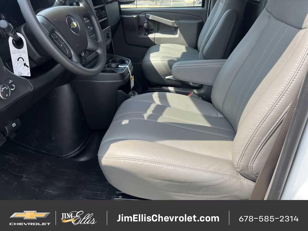 2025 Chevrolet Express Cargo Work Van - Photo 11