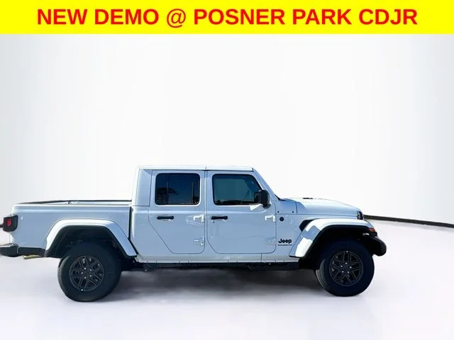 New 2026 Bright White Clear-Coat Exterior Paint Jeep Sport S image 4