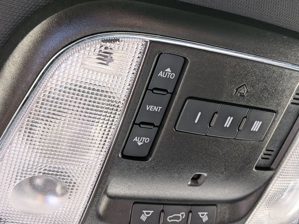 Used 2021 Blue Jeep Limited image 22