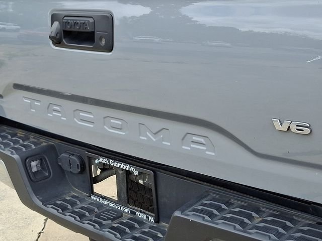 Used 2021  Toyota TRD Off-Road image 31