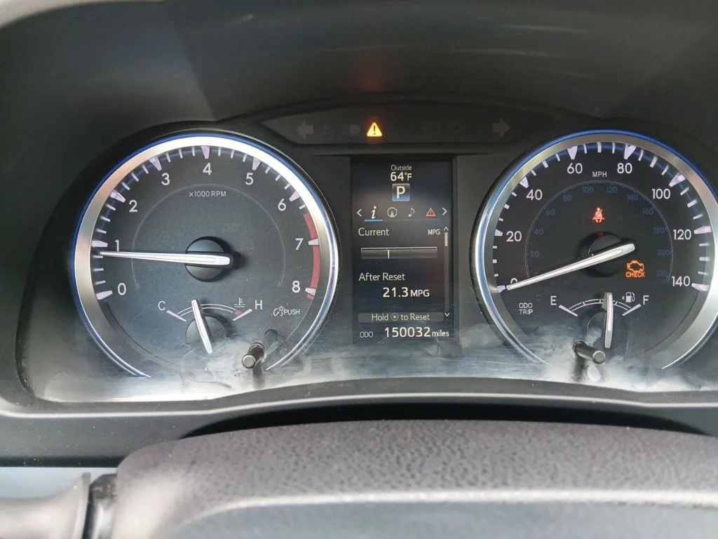 Used 2015 Attitude Black Metallic Toyota XLE V6 image 19