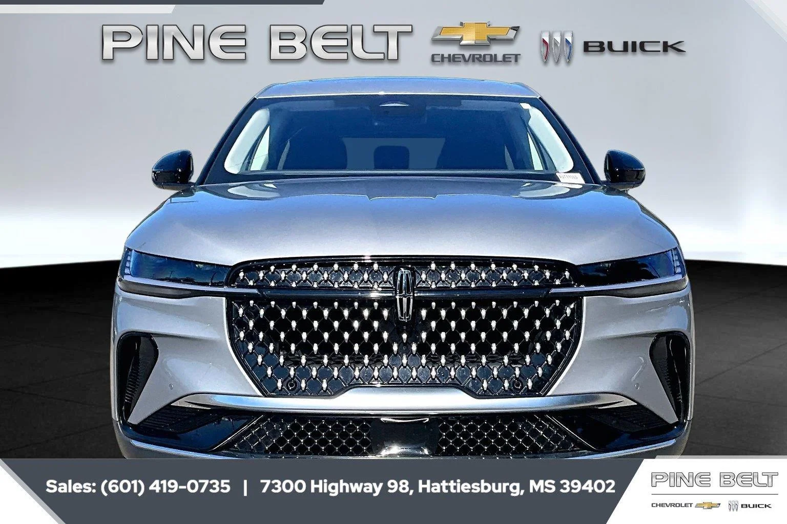Used 2025 Lustrous Gray Metallic Lincoln Premiere image 3
