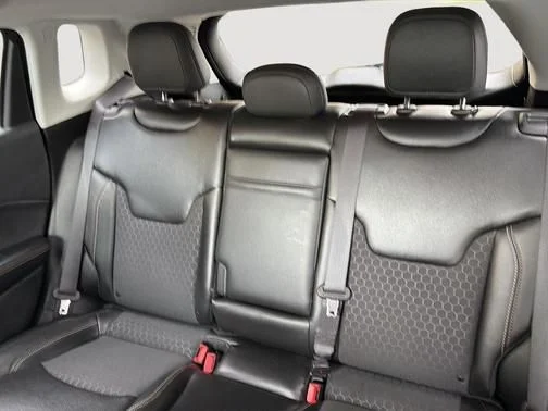 Used 2020 Gray Jeep Latitude image 13