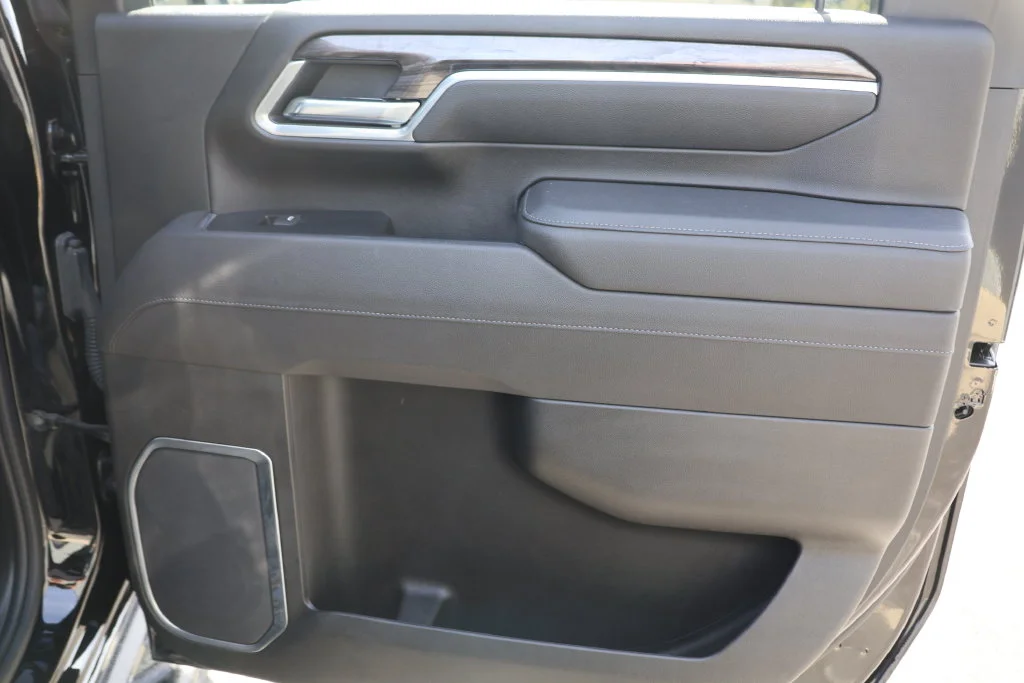 Used 2025 Black Chevrolet LTZ image 27