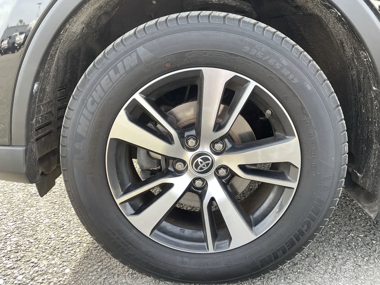 Used 2017 Black Toyota XLE image 11