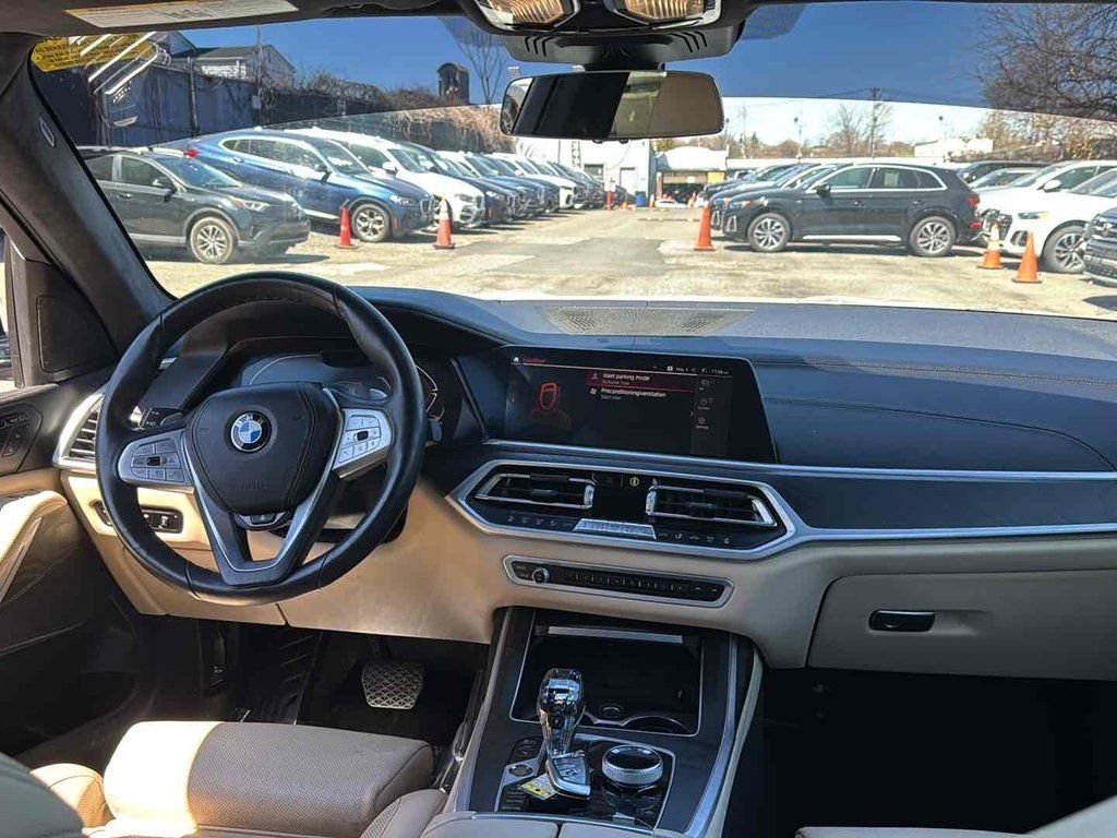 Used 2022 White BMW xDrive40i image 22