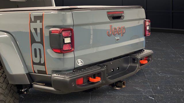 Certified Used 2025 Anvil Clearcoat Jeep Mojave image 41