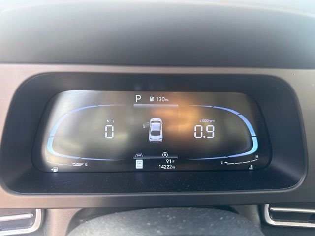 Used 2024 White Hyundai SE image 15