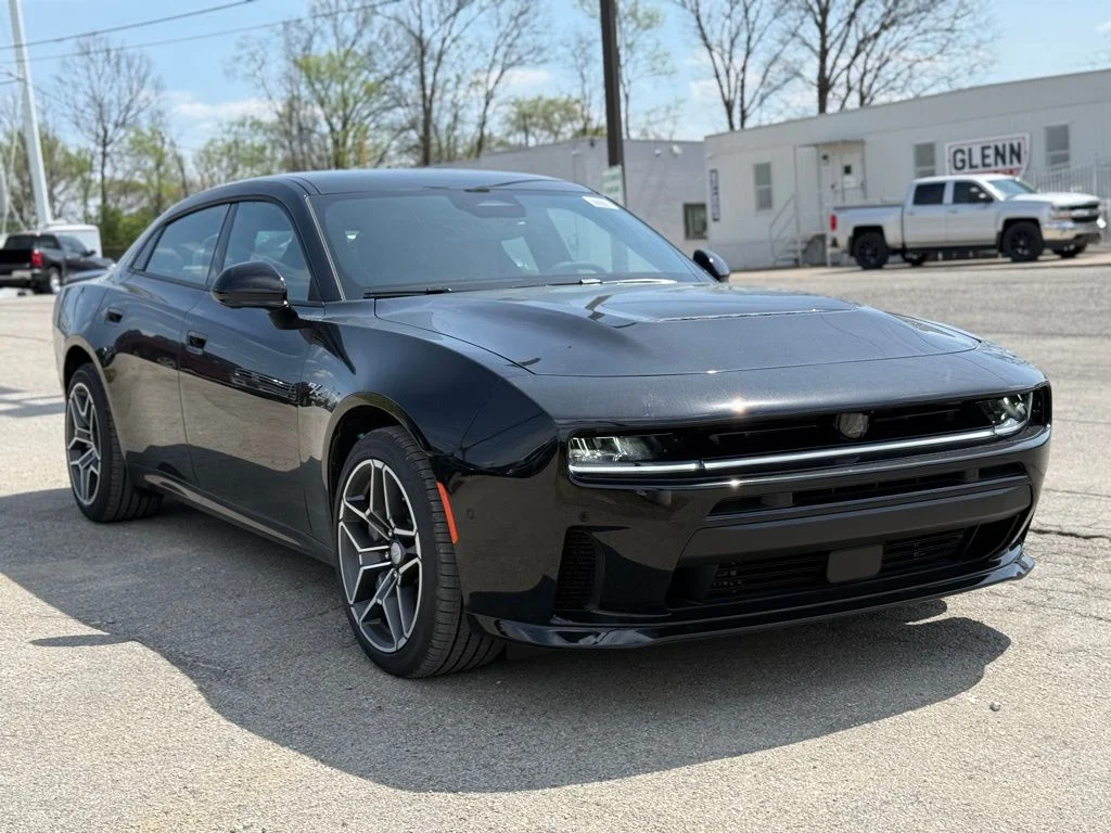 New 2026 Diamond Black Crystal Pearlcoat Dodge R/T Plus image 4
