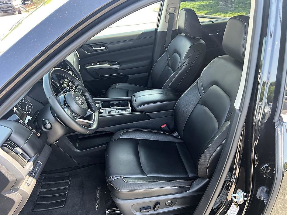 Certified Used 2025 Super Black Nissan SL image 13