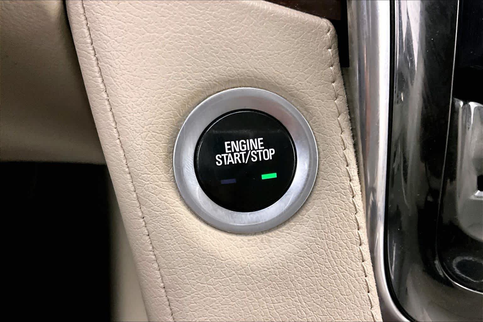 Used 2015 White Diamond Tricoat Cadillac Standard image 31