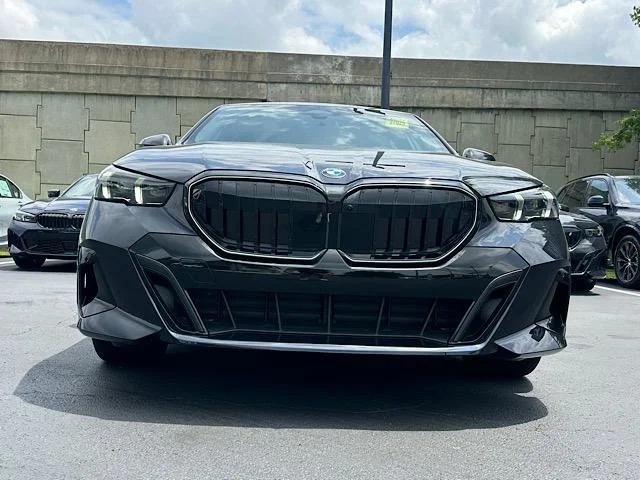 New 2027 Carbon Black Metallic BMW 530i xDrive image 2