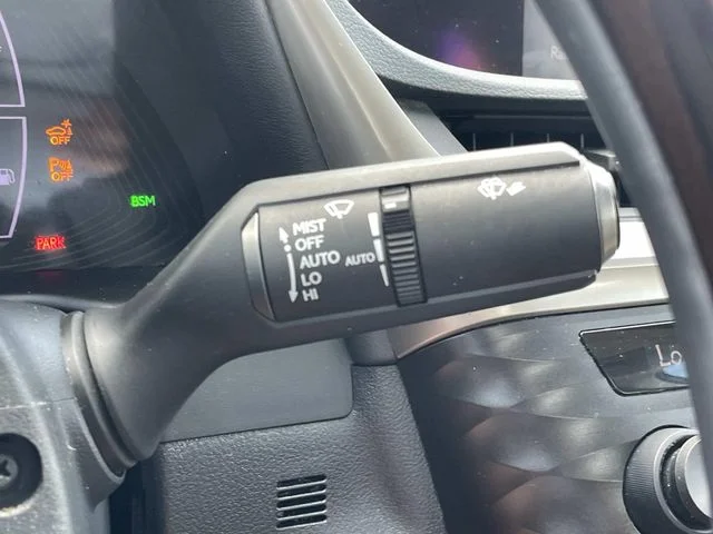 Used 2020 White Lexus 350 image 18