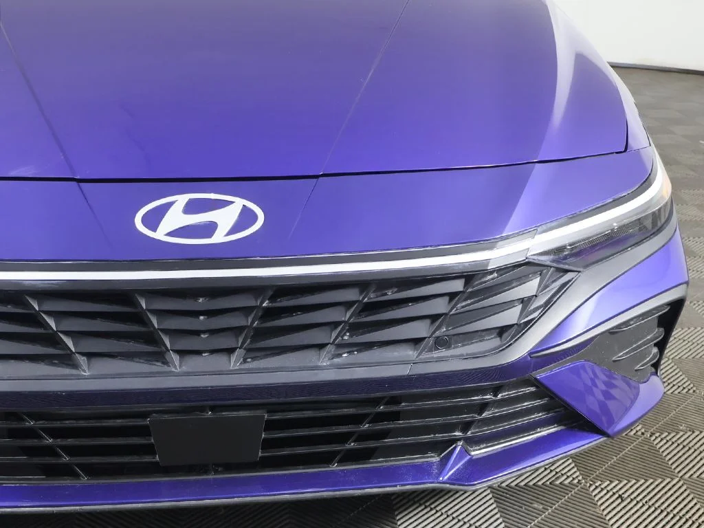 Used 2025 Blue Hyundai SE image 12