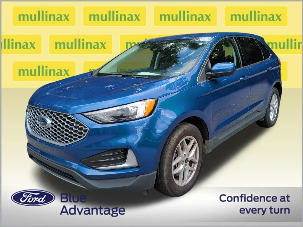 Used 2024 Blue Ford SEL image 2